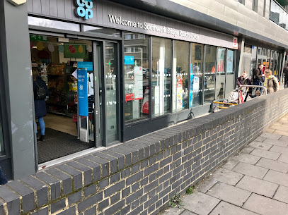 Foto de Co-op Food - Southwark - Southwark Bridge Road