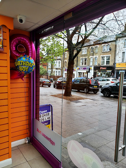 Foto de Cake Box Harlesden